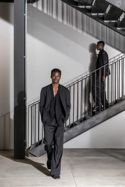 Look 50